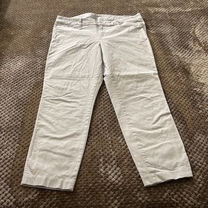 Old Navy Light Gray Pixie Pant - Size 12